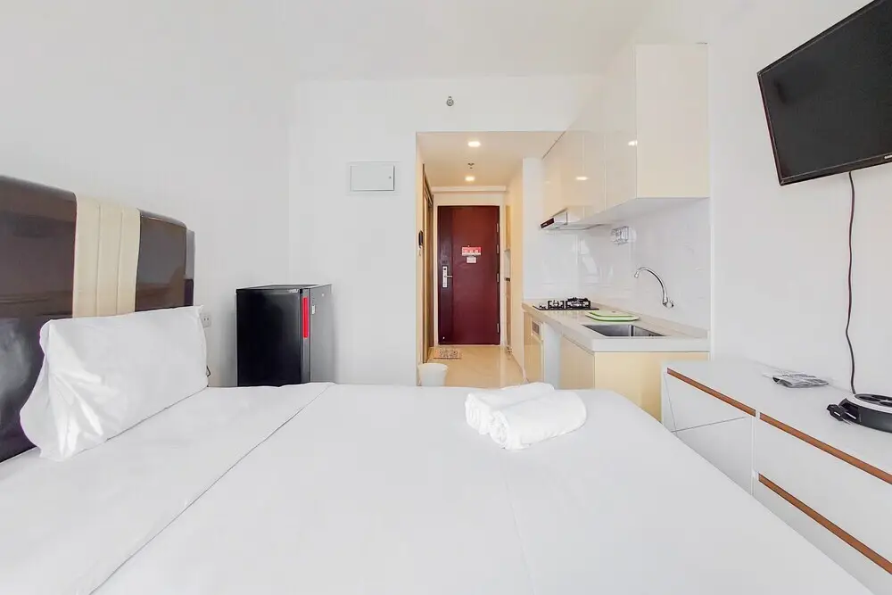Legok: Cozy Style Studio Room At High Floor Sky House Bsd Apartment