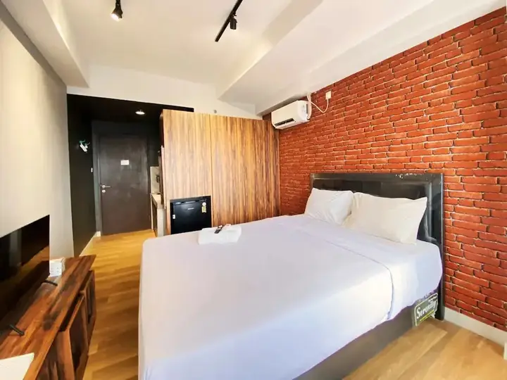 Бандунг: Comfort Studio Room At Mekarwangi Square Cibaduyut Apartment