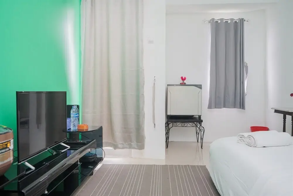 Homey And Simply Look Studio Room At Urbantown Serpong Apartment — фото 1