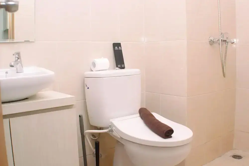Сукаресми: Nice Studio At Oasis Cikarang Apartment