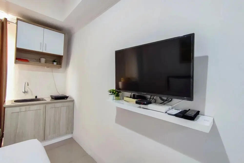 Семаранг: Comfort And Well Design Studio At Paltrow City Apartment