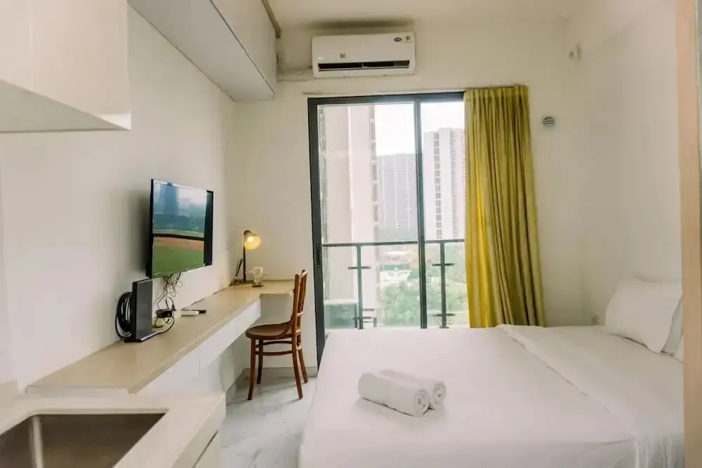 Legok: Well Furnished And Comfy Studio Sky House Bsd Apartment