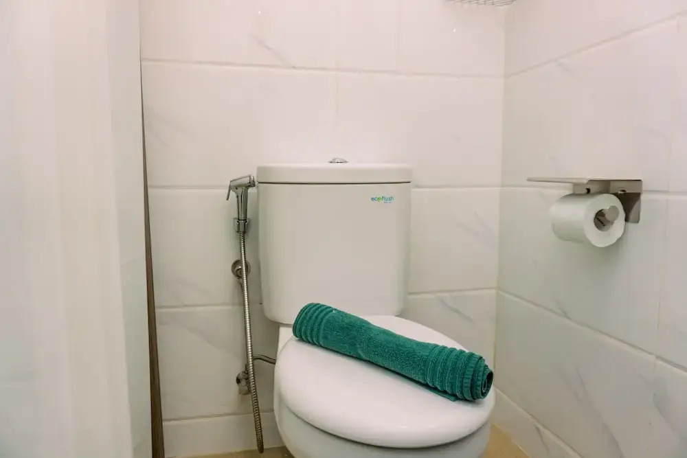 Legok: Well Furnished And Comfy Studio Sky House Bsd Apartment