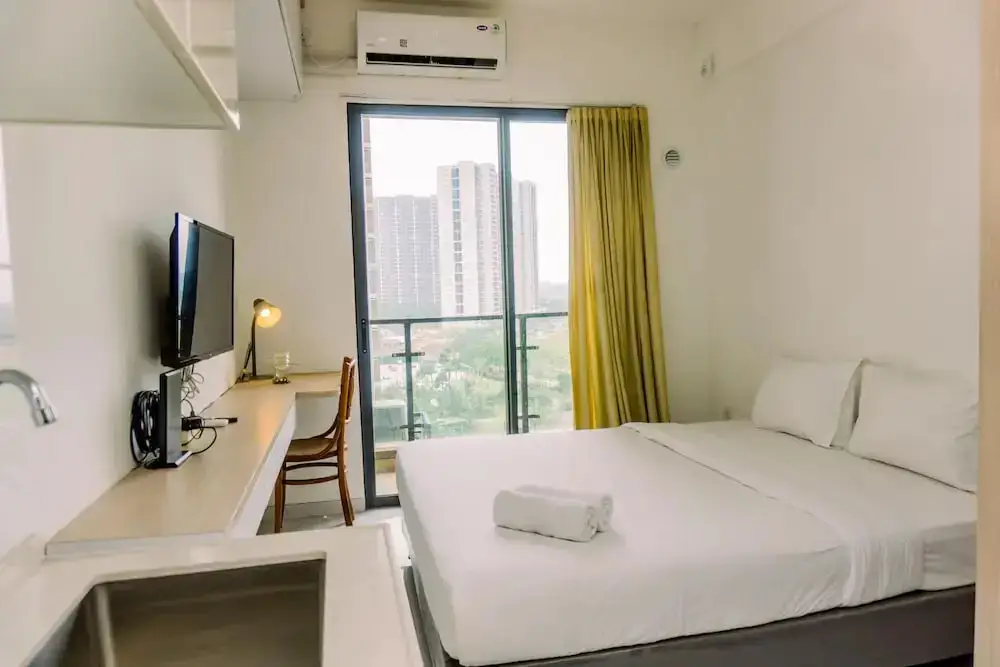Legok: Well Furnished And Comfy Studio Sky House Bsd Apartment
