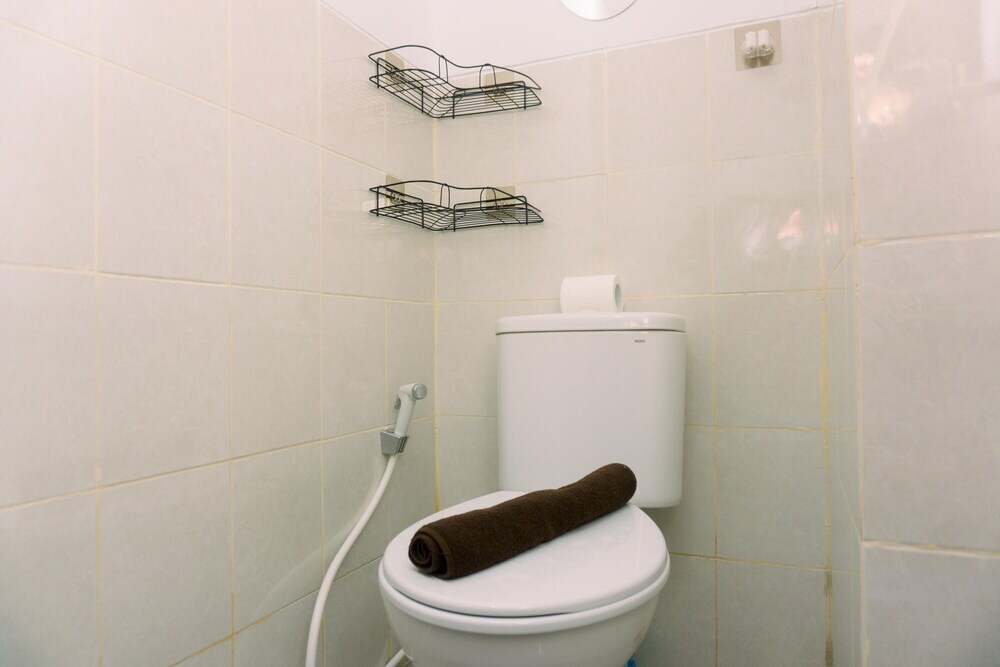 Южный Тангеранг: Cozy Studio At Urbantown Serpong Apartment