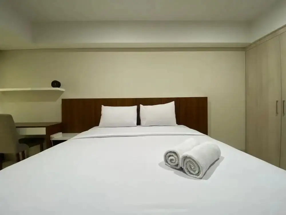 Семаранг: New And Homey Studio Apartment At Warhol (W/R) Residence