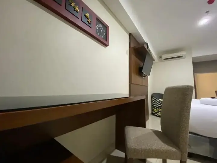 Семаранг: New And Homey Studio Apartment At Warhol (W/R) Residence