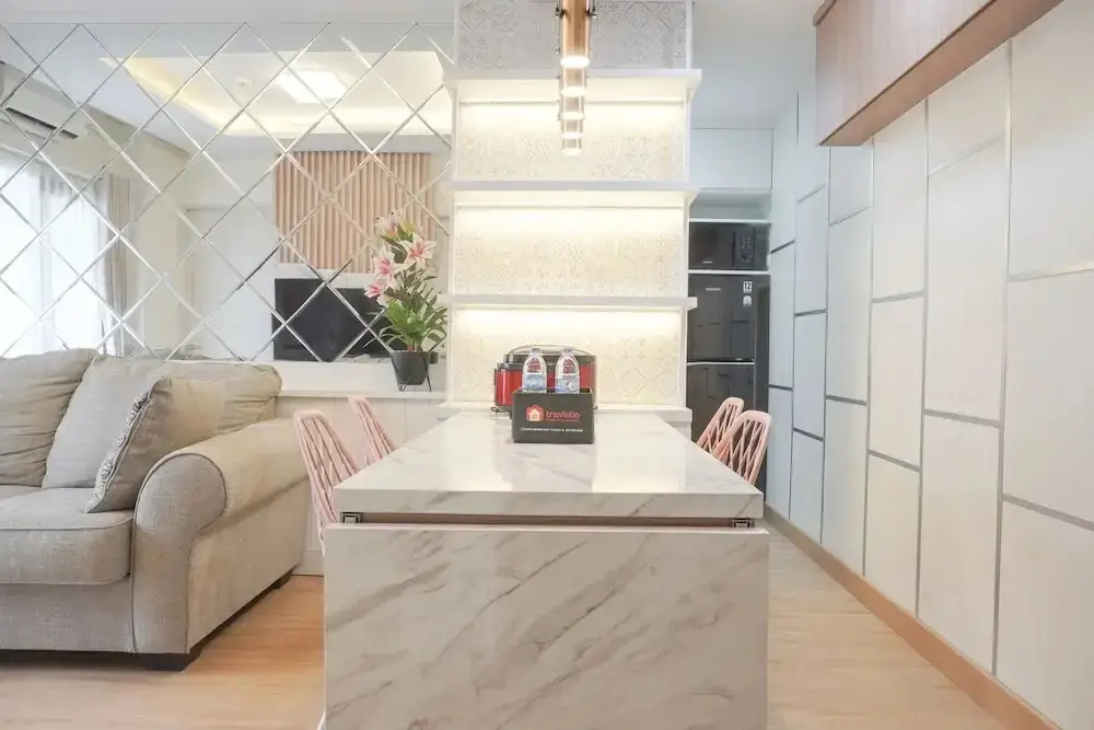 Депок: Modern And Comfy 3Br At Transpark Cibubur Apartment