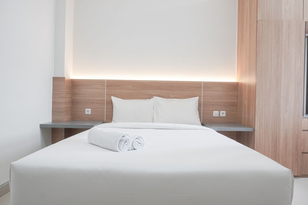 Депок: Luxurious 2Br At Transpark Cibubur Apartment