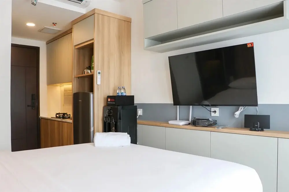 Джакарта: Well Furnished Studio At Citra Living Apartment By Tarvelio