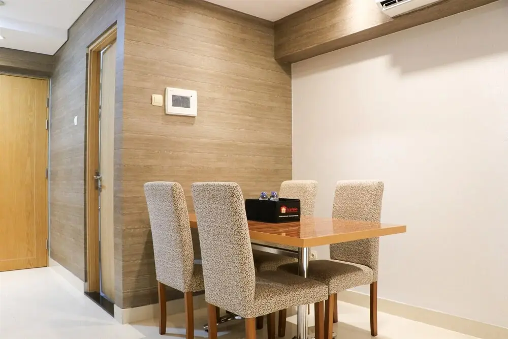 Джакарта: Nice 2Br Apartment At Maqna Residence