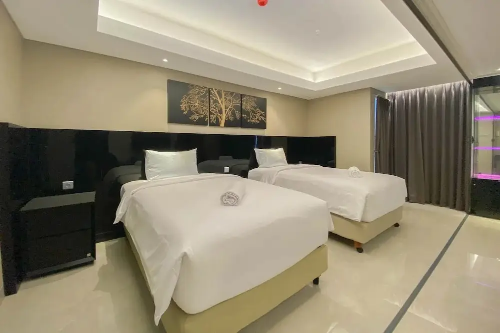 Семаранг: Spacious Combined Studio Apartment At Warhol (W/R) Residence