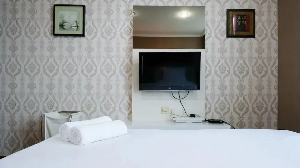 Сурабая: Luxurious 2Br At The Via And The Vue Ciputra World Apartment