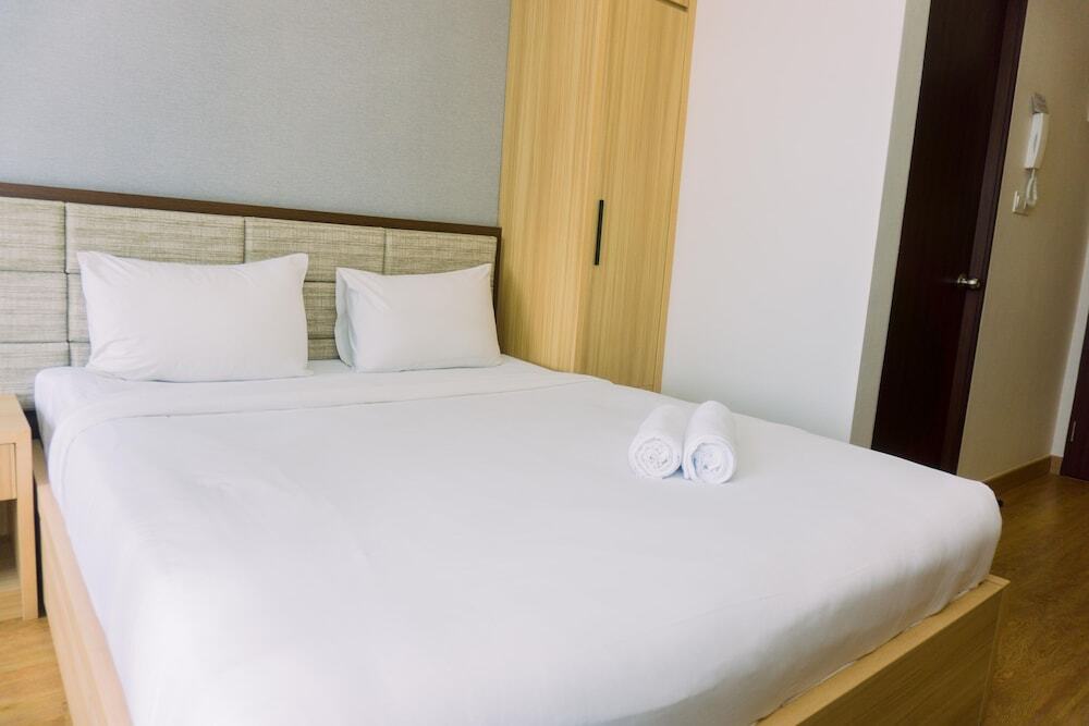 Южный Тангеранг: Minimalist And Warm Studio At Transpark Bintaro Apartment