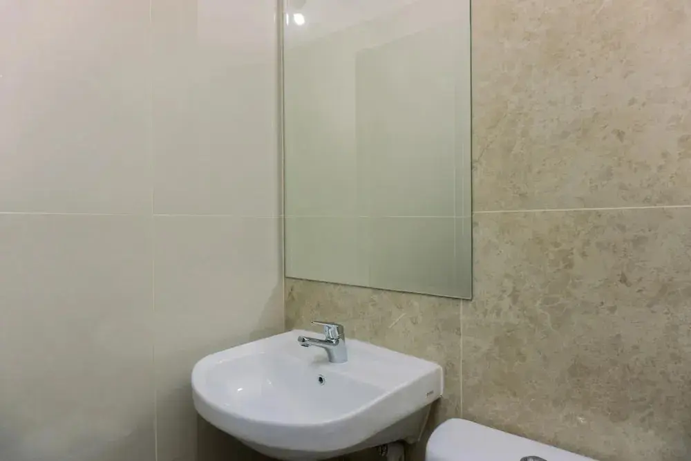 Южный Тангеранг: Minimalist And Warm Studio At Transpark Bintaro Apartment
