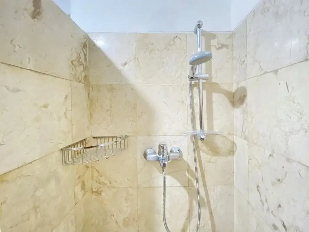 Бандунг: Cozy Stay And Serene Designed 2Br At Braga City Walk Apartment