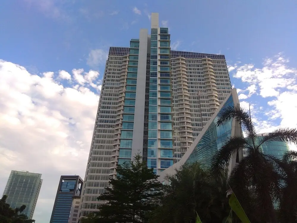 Comfort And Modern Look Studio Apartment At Ambassade Kuningan — фото 1