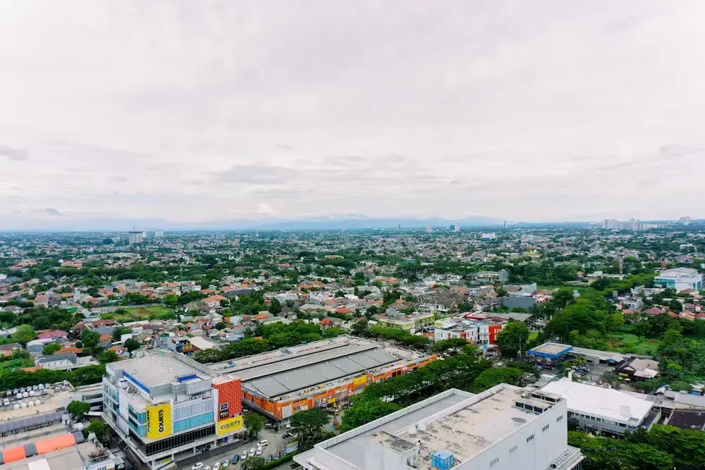 Южный Тангеранг: Restful And Comfortable Studio Transpark Bintaro Apartment