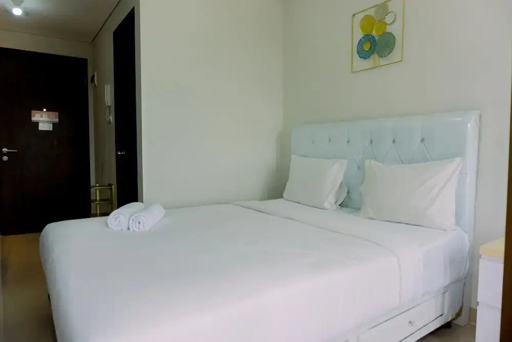 Южный Тангеранг: Restful And Comfortable Studio Transpark Bintaro Apartment