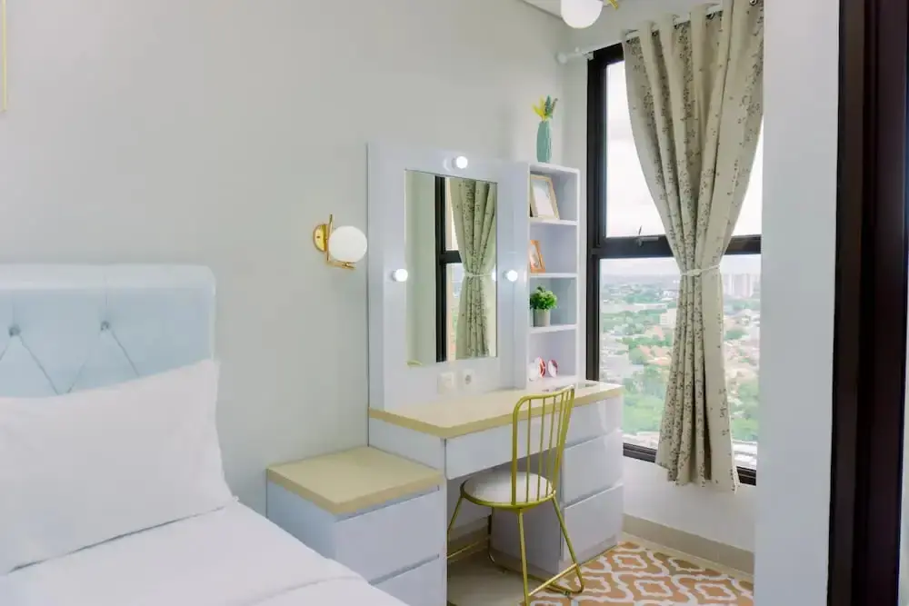 Южный Тангеранг: Restful And Comfortable Studio Transpark Bintaro Apartment