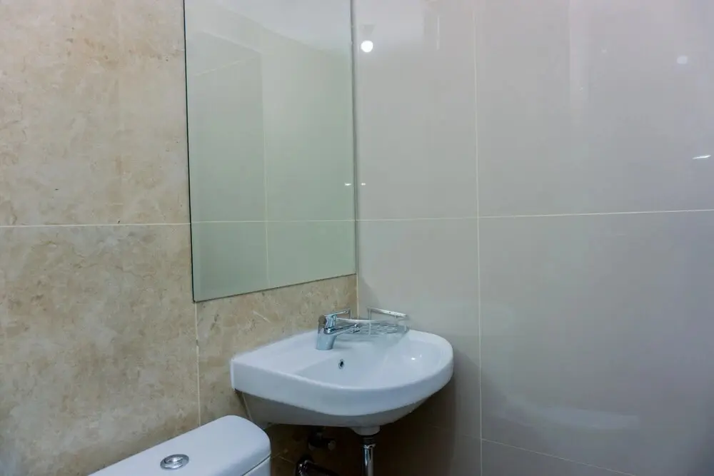 Южный Тангеранг: Restful And Comfortable Studio Transpark Bintaro Apartment