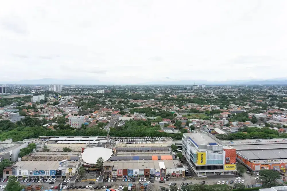 Южный Тангеранг: Restful And Comfortable Studio Transpark Bintaro Apartment