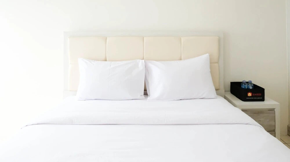 Сурабая: Cozy Stay And Best 1Br At Pavilion Permata Apartment