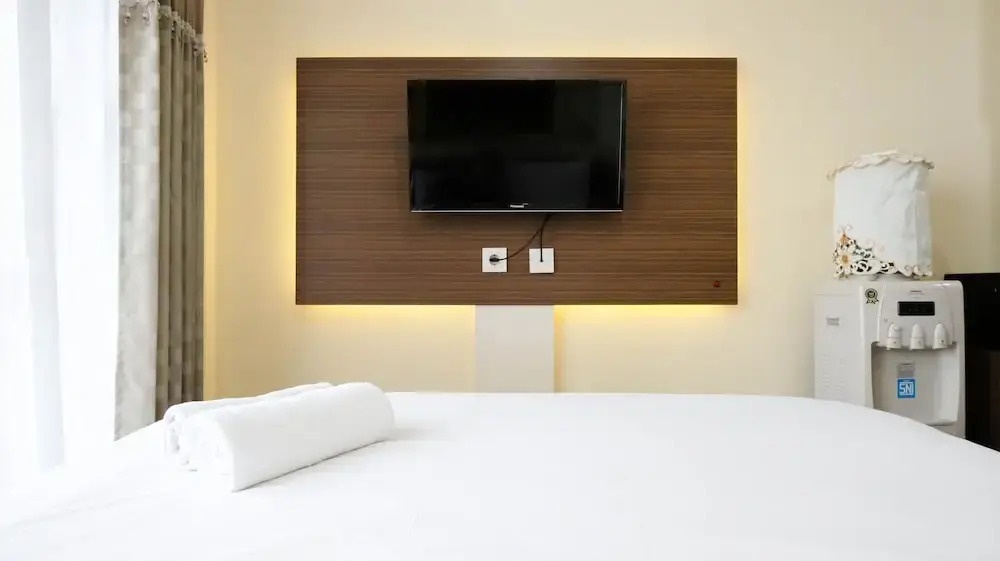 Сурабая: Modern Studio (No Kitchen) At Tamansari Papilio Apartment
