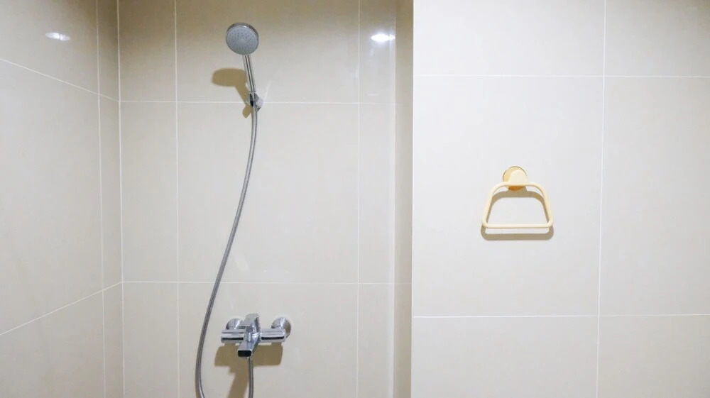 Сурабая: Best Deal And Smart Living Studio At Grand Sungkono Lagoon Apartment