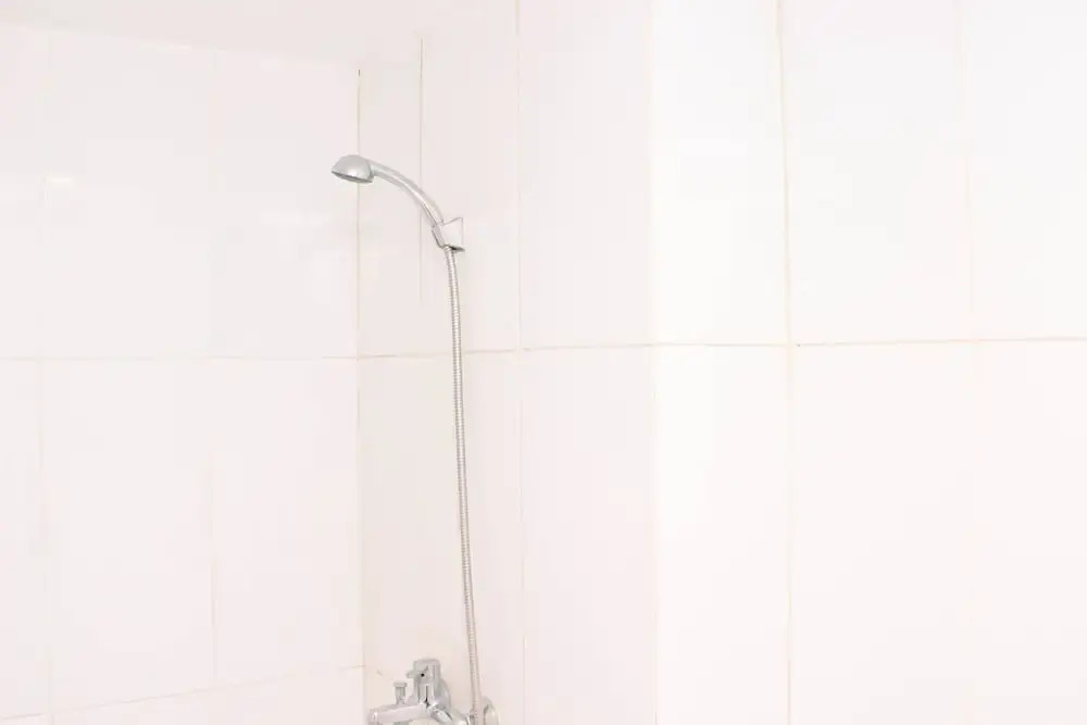 Караванг: Best Deal And Comfy Studio Tamansari Mahogany Apartment