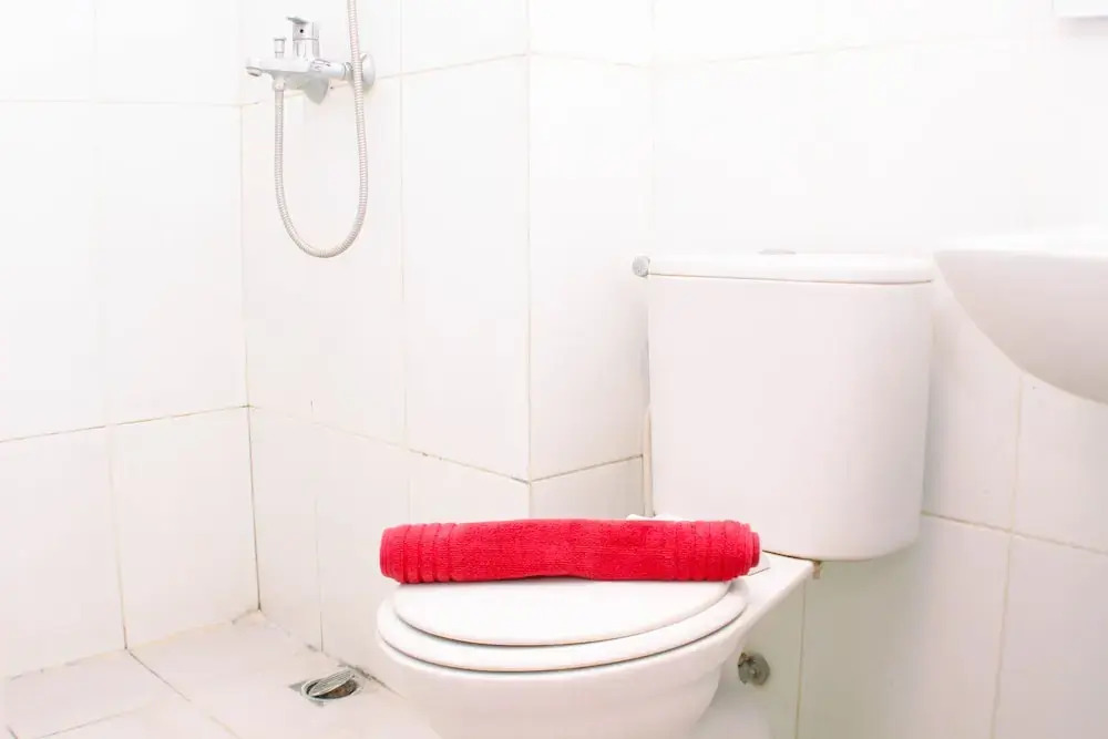 Караванг: Best Deal And Comfy Studio Tamansari Mahogany Apartment