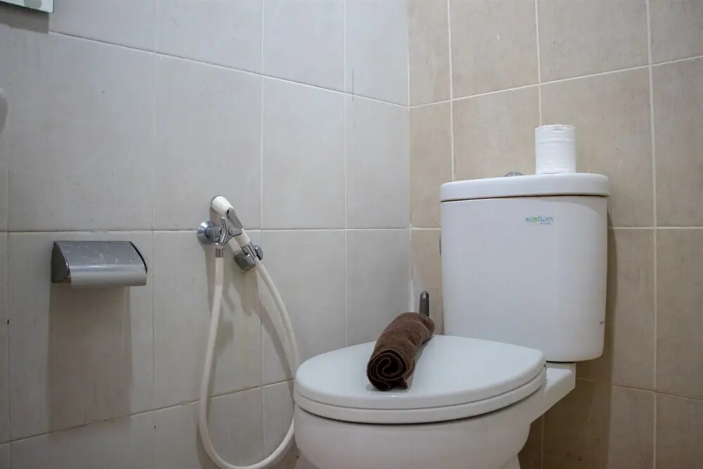 Джакарта: Comfort 2Br At Nifarro Park Apartment
