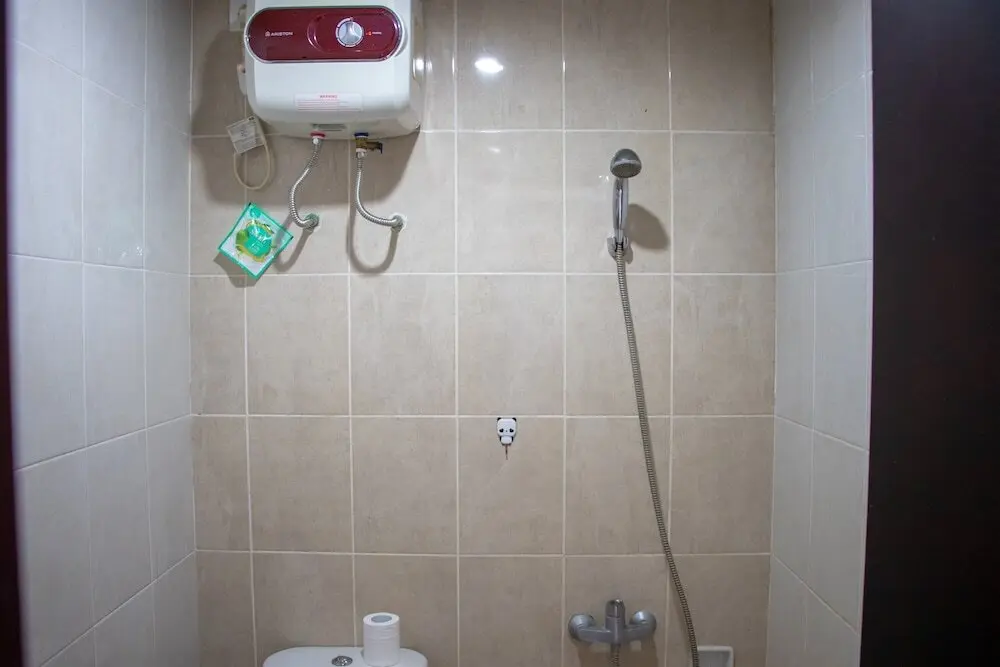 Джакарта: Comfort 2Br At Nifarro Park Apartment