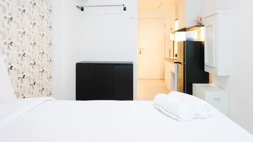 Сурабая: Clean Studio With Connected To Mall At Orchard Supermall Mansion Apartment