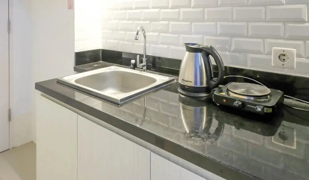Сурабая: Clean Studio With Connected To Mall At Orchard Supermall Mansion Apartment
