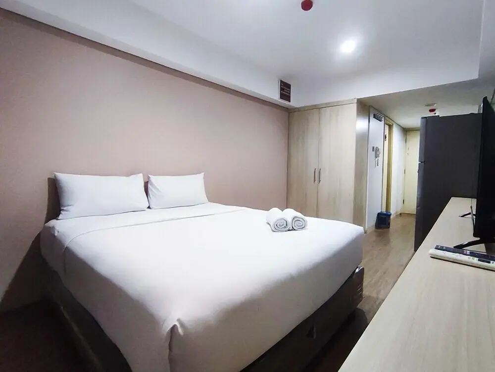 Семаранг: New Furnished Studio Room Apartment At Warhol (W/R) Residences