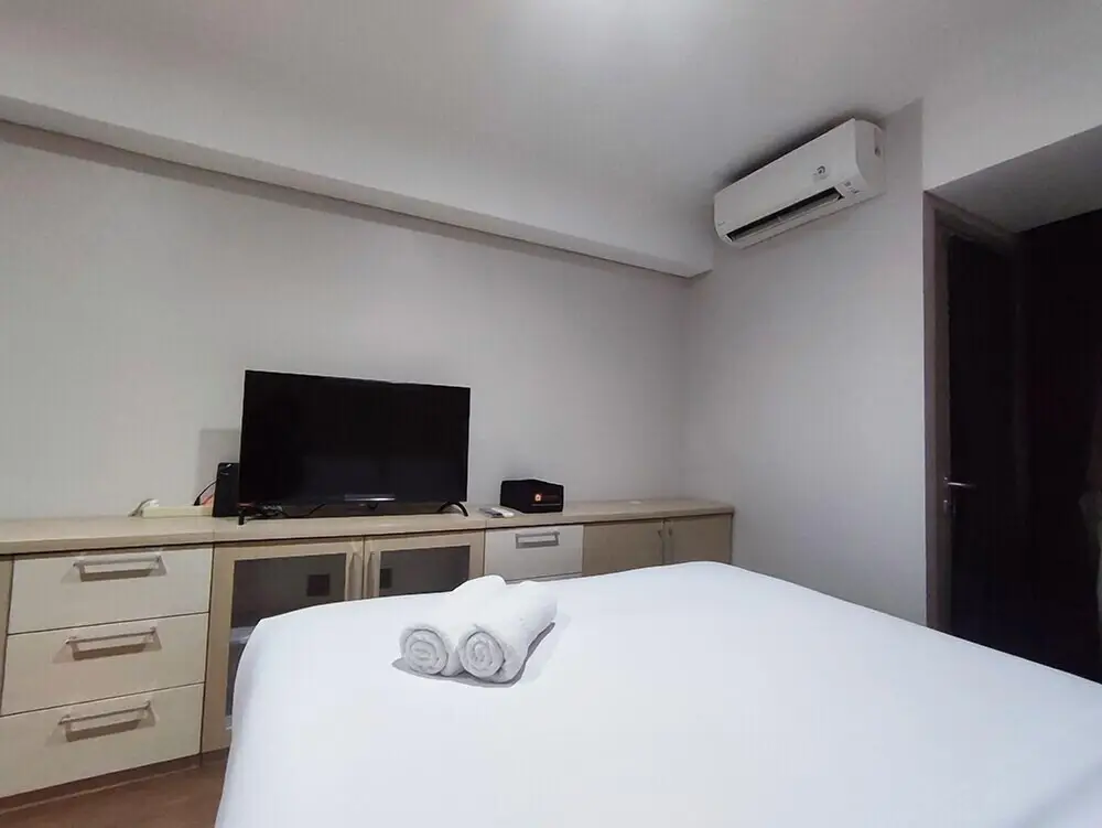 Семаранг: New Furnished Studio Room Apartment At Warhol (W/R) Residences