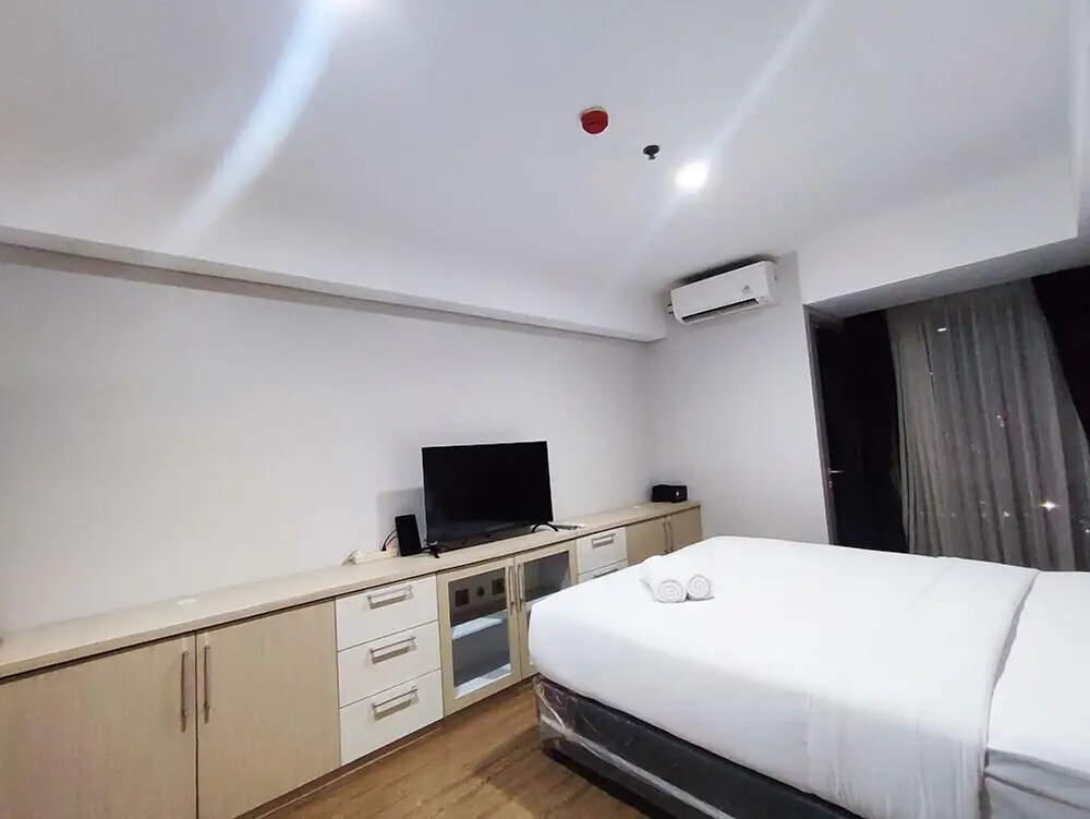 Семаранг: New Furnished Studio Room Apartment At Warhol (W/R) Residences