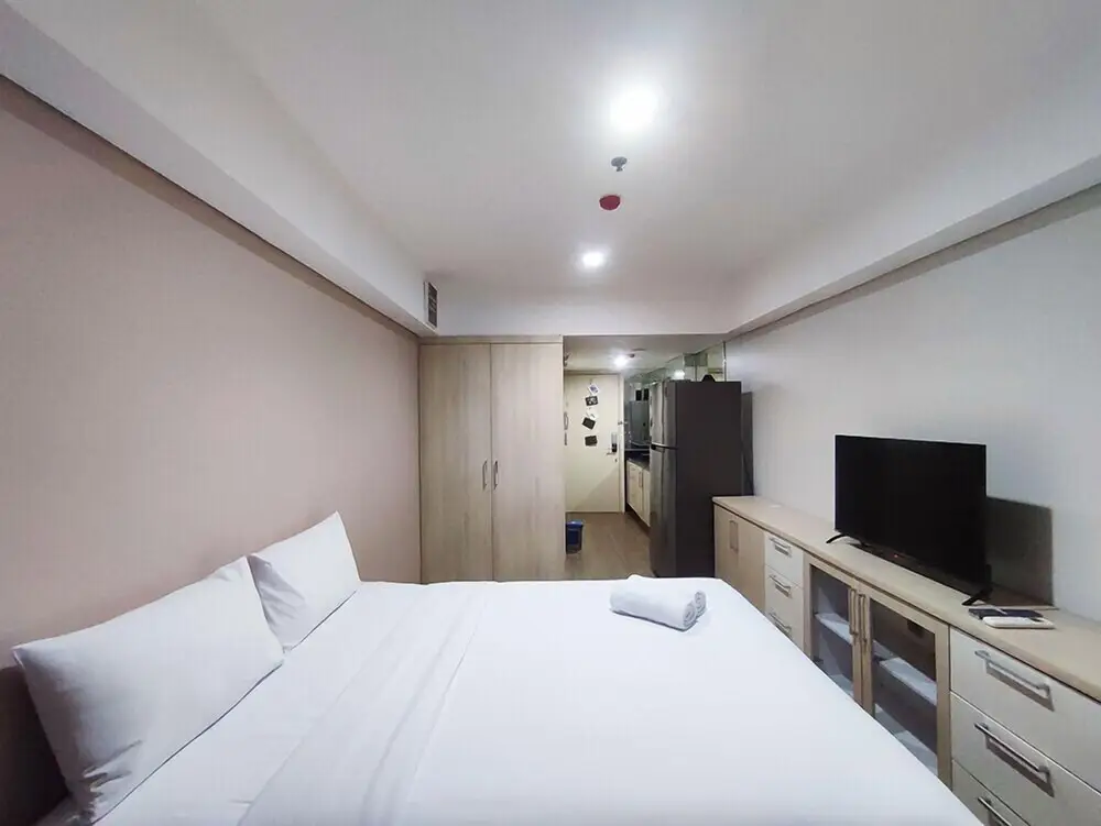Семаранг: New Furnished Studio Room Apartment At Warhol (W/R) Residences