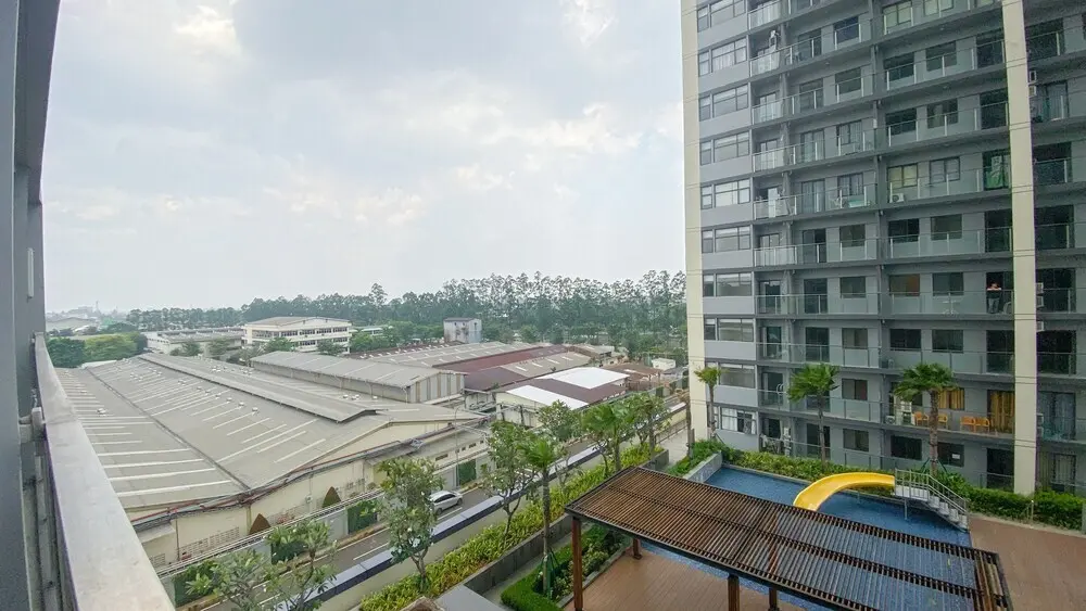 Джакарта: Simply Look Studio Room At Daan Mogot City Apartment