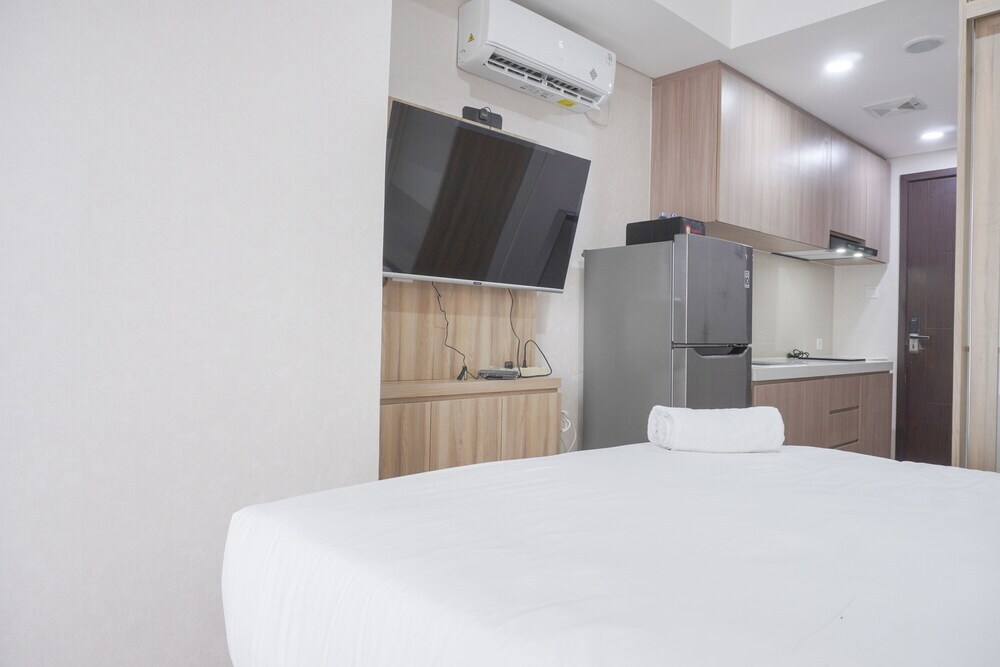 Джакарта: Simply Look Studio Room At Daan Mogot City Apartment