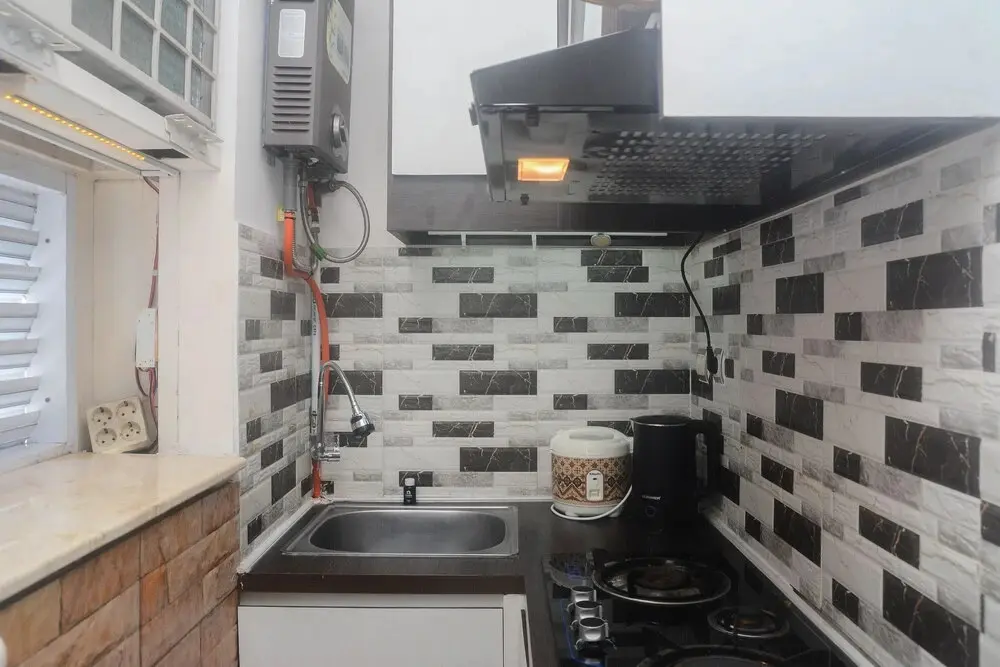 Джакарта: Well Furnished And Comfort Stay Studio At Amethyst Apartment