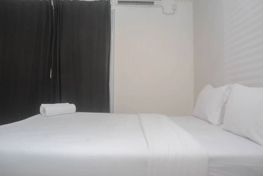 Джакарта: Well Furnished And Comfort Stay Studio At Amethyst Apartment