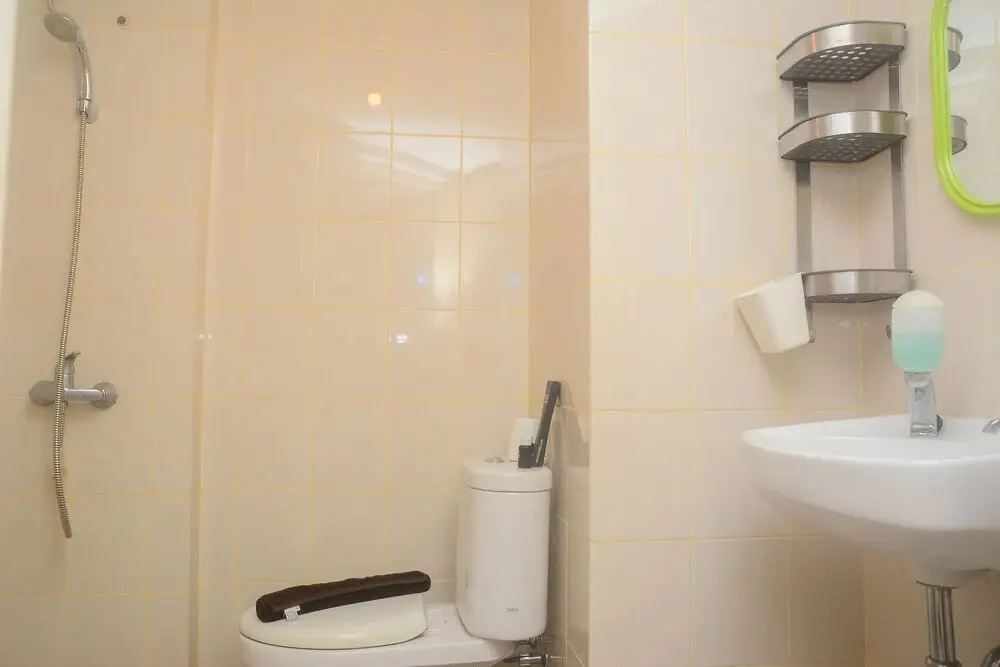 Джакарта: Well Furnished And Comfort Stay Studio At Amethyst Apartment