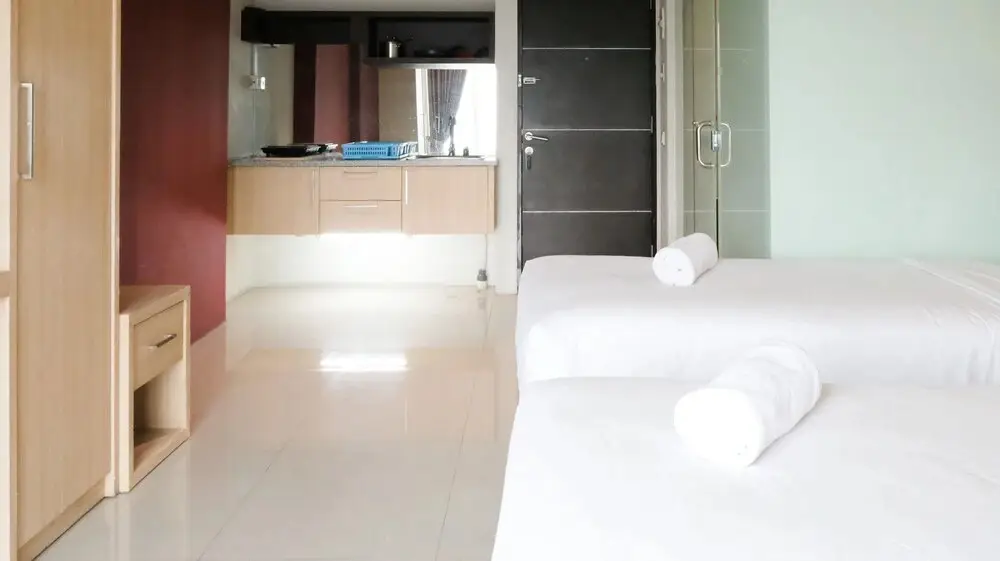 Сурабая: Comfy And Tidy Studio At The Square Apartment