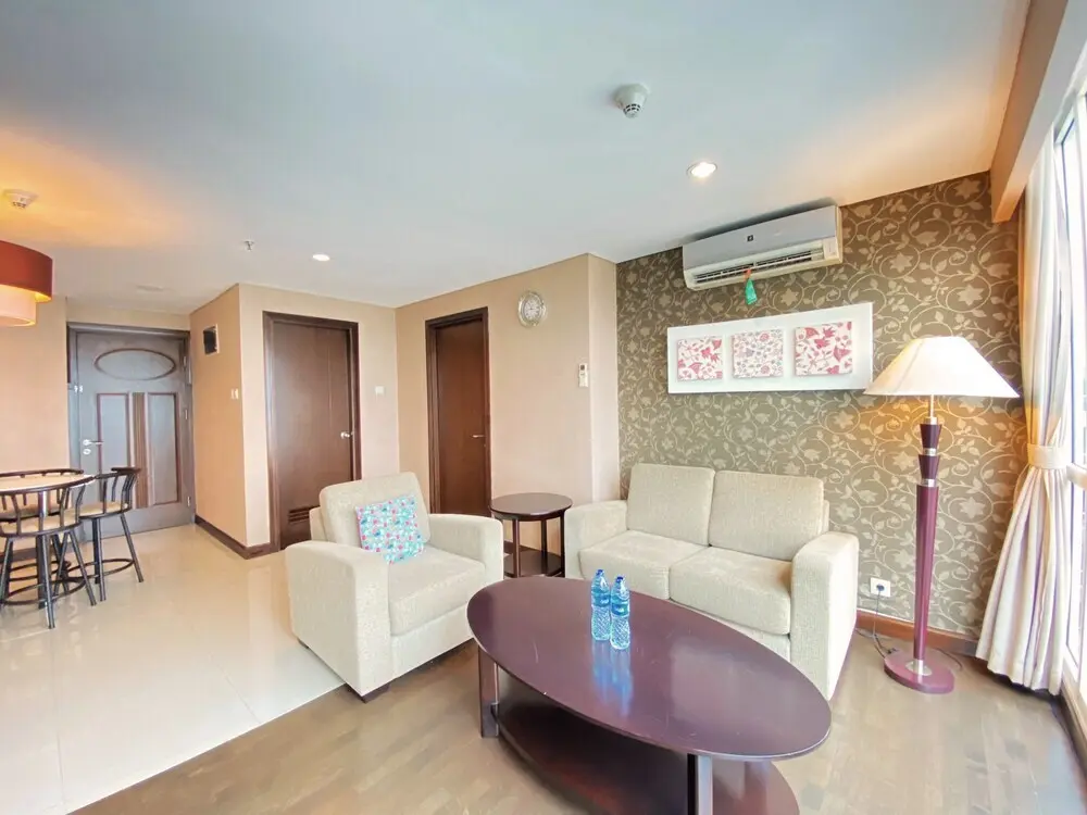 Бандунг: Elegant 1Br At El Royale Apartment