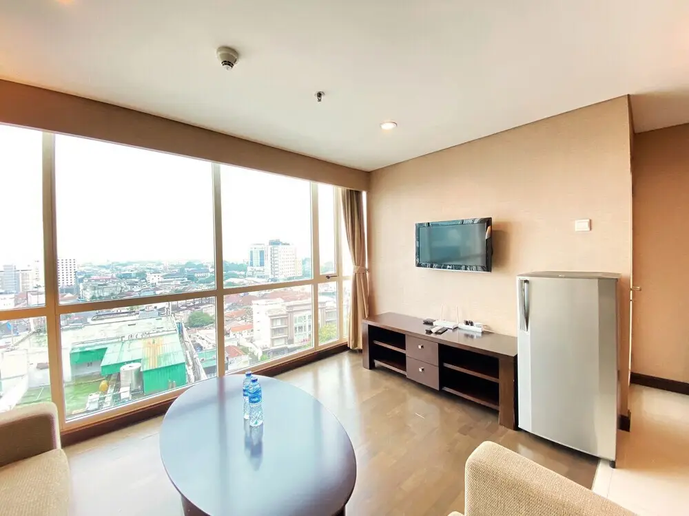 Бандунг: Elegant 1Br At El Royale Apartment