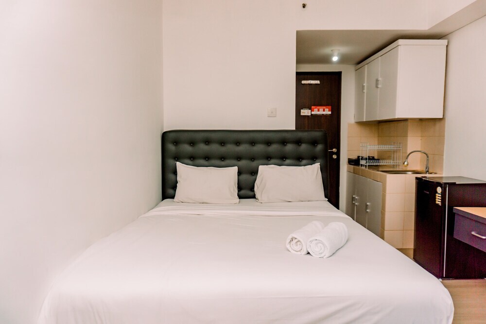 Южный Тангеранг: Nice Studio At Serpong Greenview Apartment