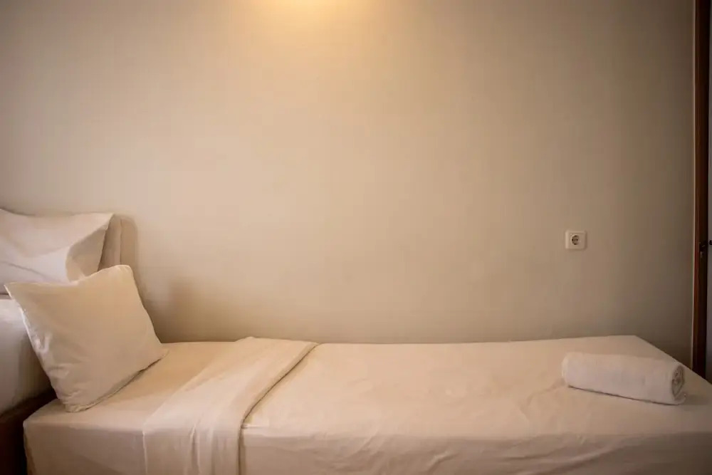 Депок: Modern And Classic 1Br At Evenciio Apartment