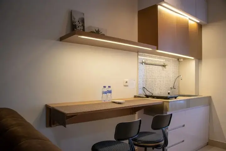 Депок: Modern And Classic 1Br At Evenciio Apartment